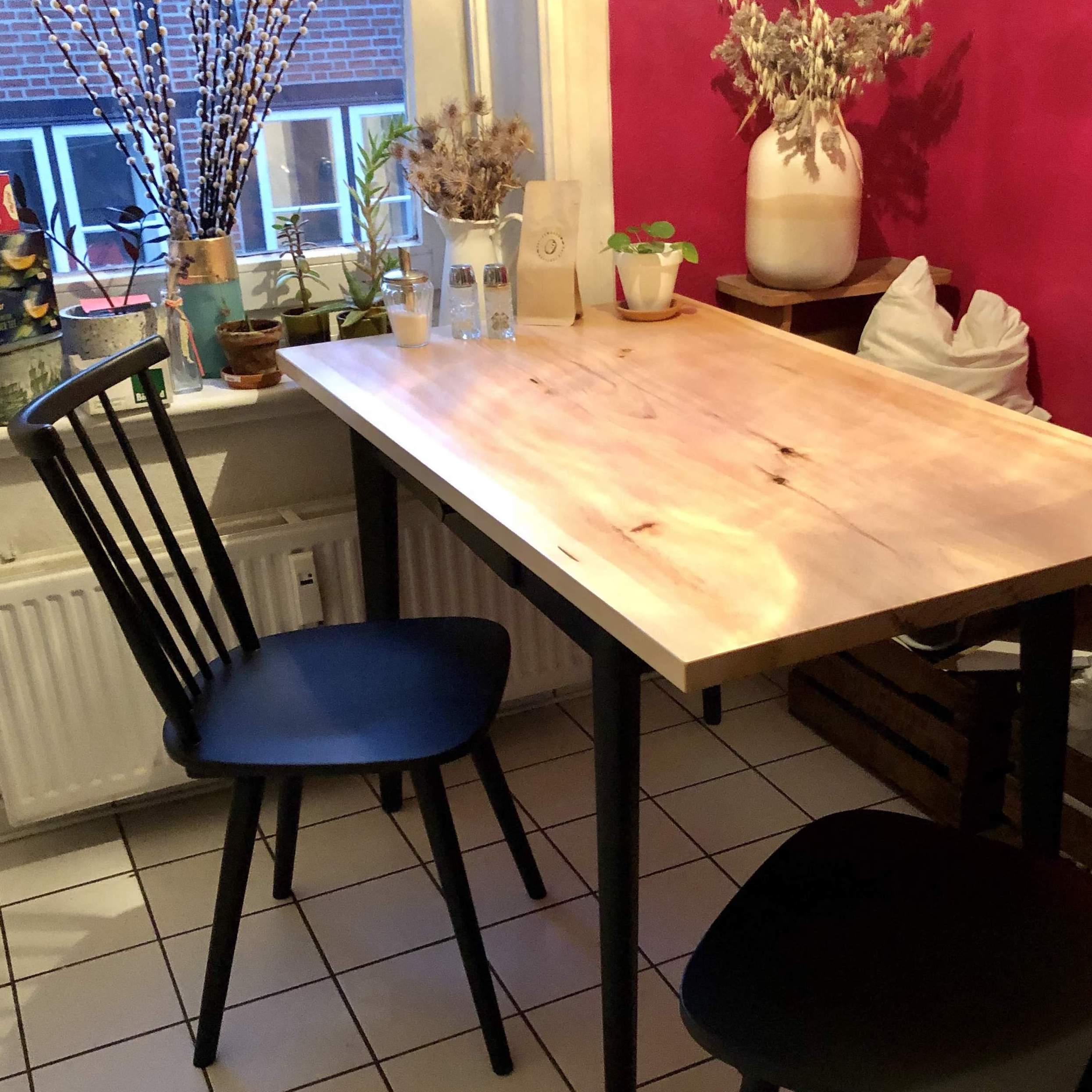 Küchentisch mit Stühlen – Abbeizen & Lackieren DIY
